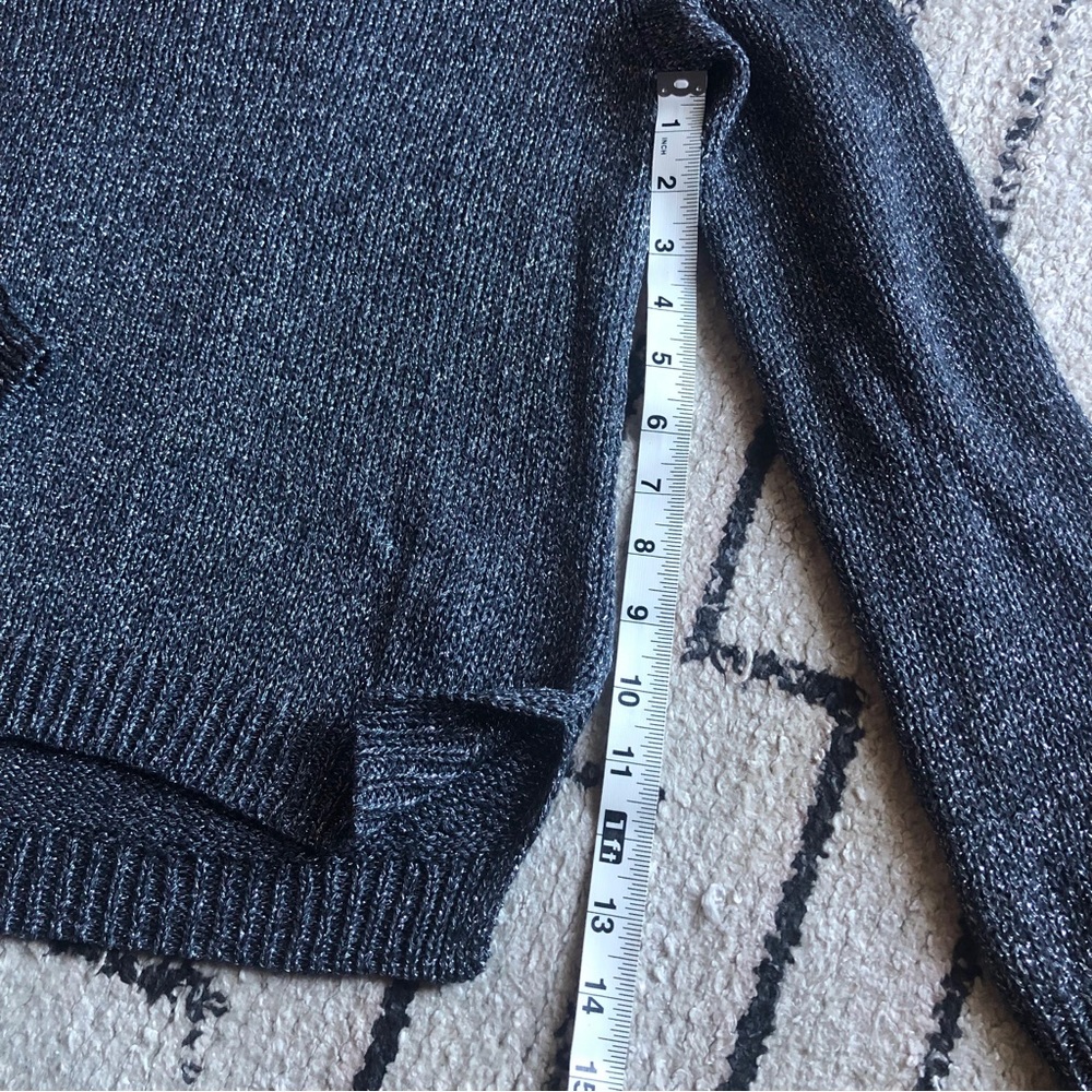 Divided sweater - Picture 4 of 4